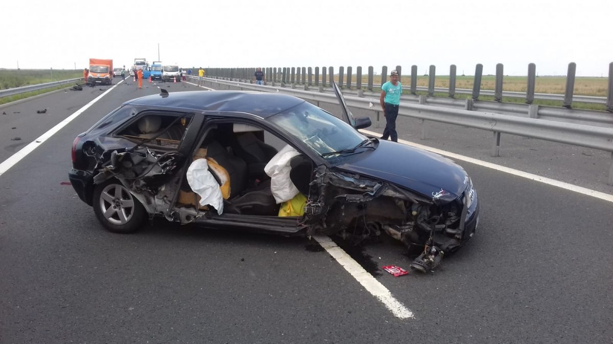 Accident pe autostrada Nădlac - Arad / UPDATE: Ce spune şoferul care a produs coliziunea