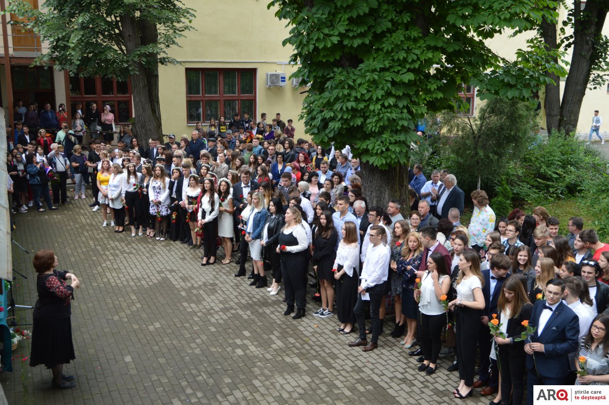 Capăt de drum pentru elevii claselor a XII-a de la German: ieri a avut loc festivitatea de absolvire