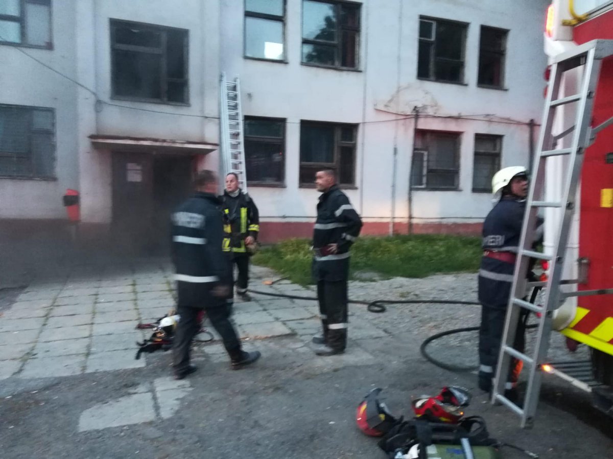 Incendiu la un cămin de muncitori incendiați de băutură