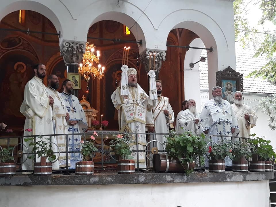 Slujire Arhierească în Duminica Tuturor Sfinţilor, la Mănăstirea Hodoş-Bodrog