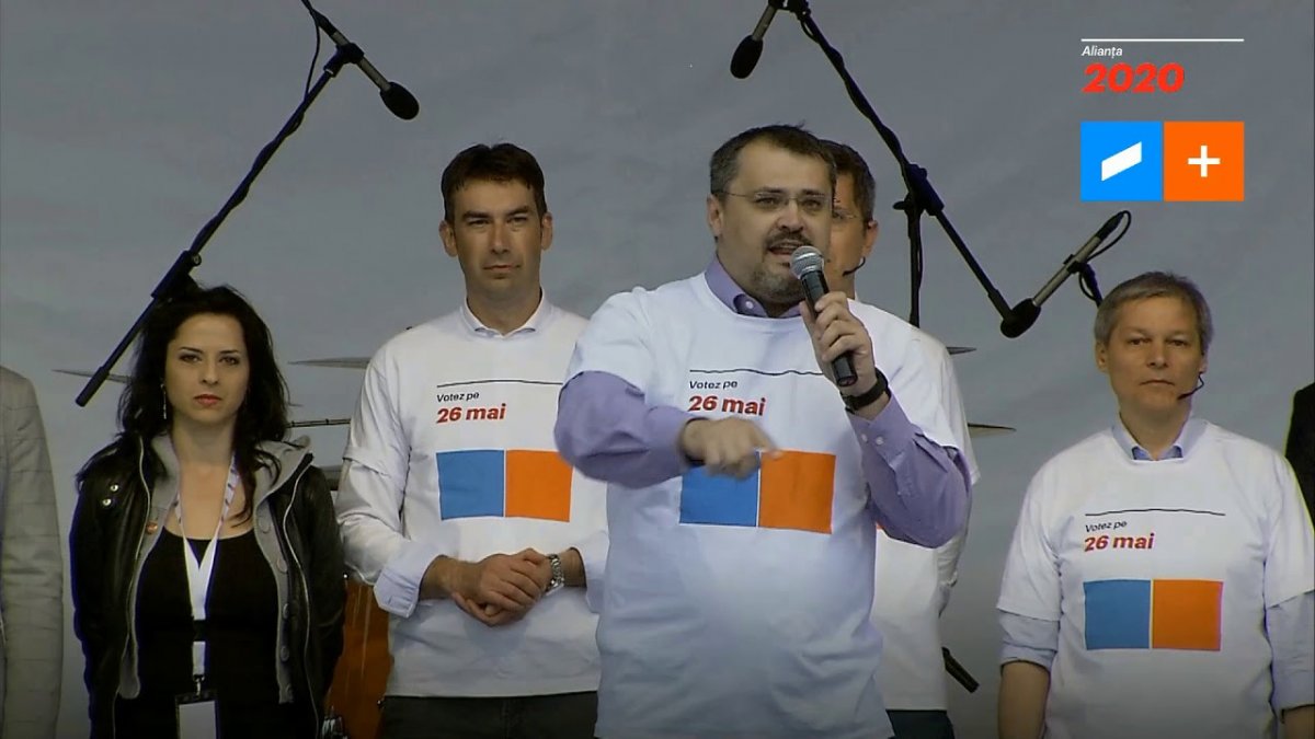 Ministrul Zero și oamenii săi pierd teren în București