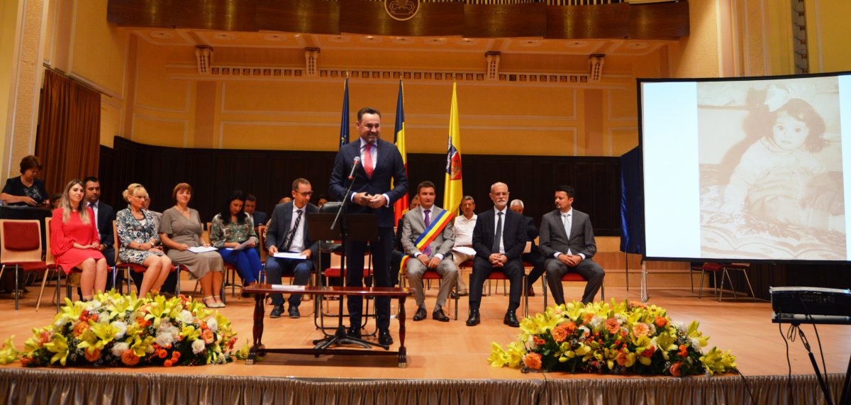 Gheorghe Falcă și-a predat mandatul de primar într-o ședință CLM festivă, organizată la Filarmonică