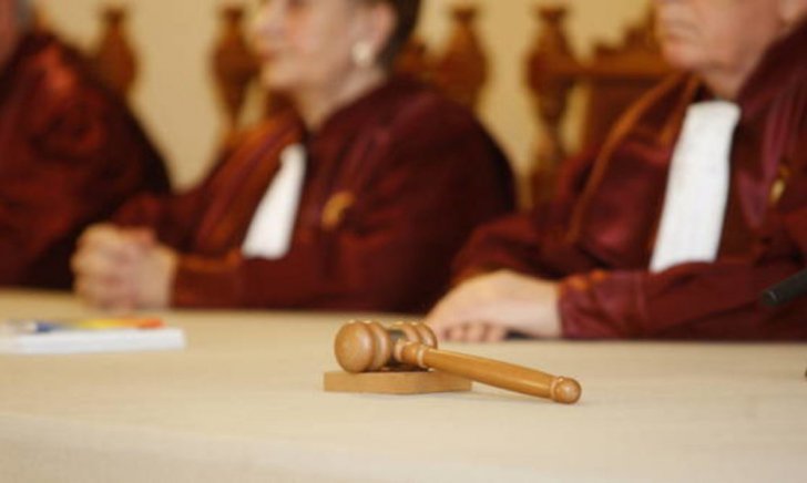 Judecătorii CCR reiau azi dezbaterile pe tema codurilor penale