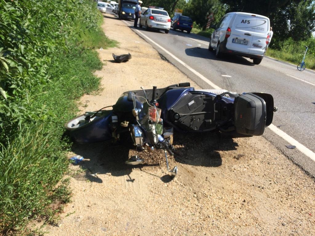 Accident cu VW contra motocicletă la ieșirea din Arad spre Timișoara (FOTO)