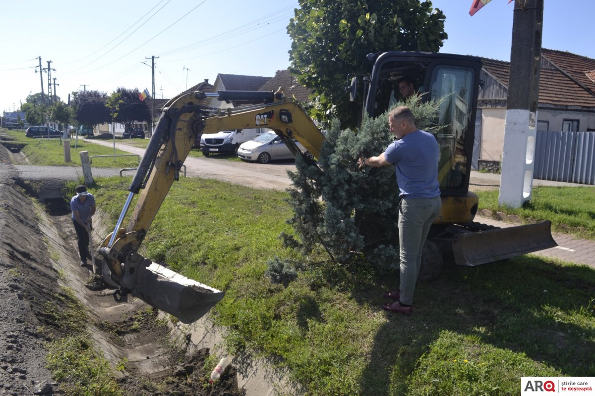 Vladimirescu - comuna unde zilnic se realizează lucruri bune pentru cetățeni