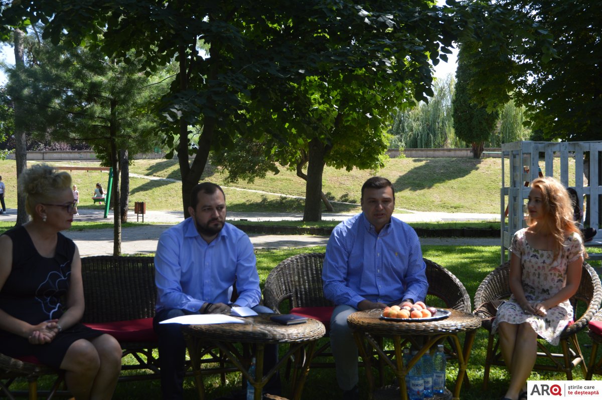 Răzvan Cadar: „Dublăm locurile de lectură din parcurile arădene”