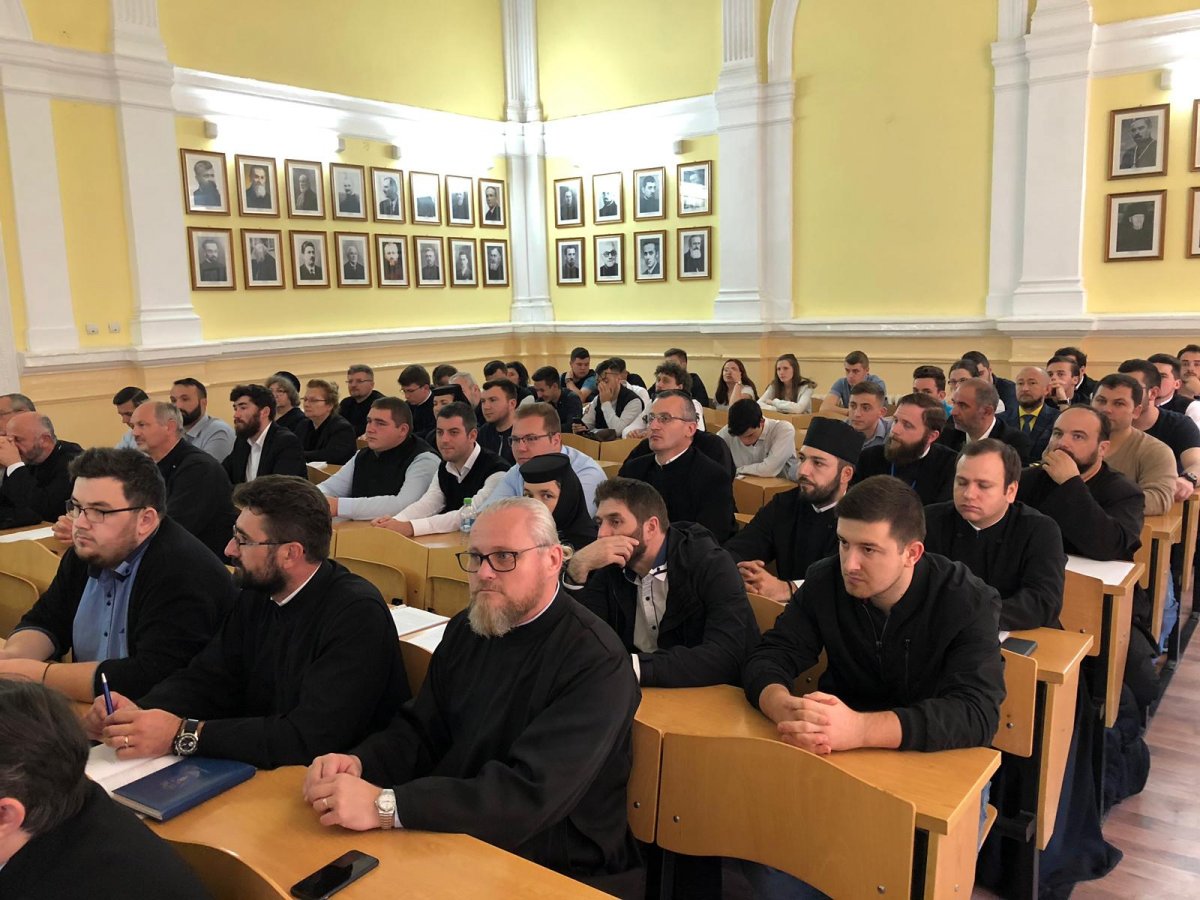 Conferință Teologică dedicată Patriarhului Iustin Moisescu  la Centrul de Studii al Facultății de Teologie Ortodoxă din Arad