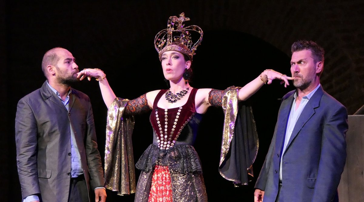 Coproducţie româno-maghiară-britanică, acompaniată live de The Tiger Lillies, pe scena unuia dintre cele mai importante Festivaluri Shakespeare din Europa
