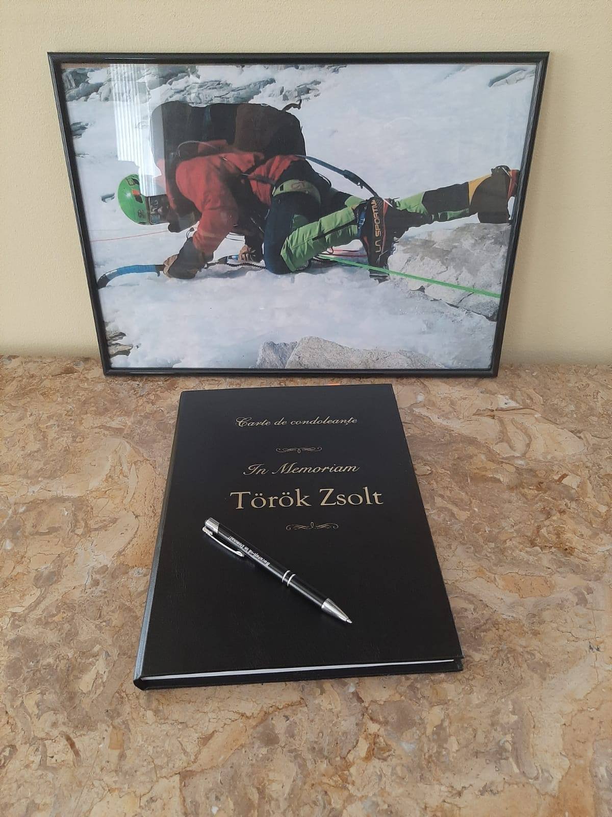 Carte de condoleanţe în memoria lui Zsolt Török