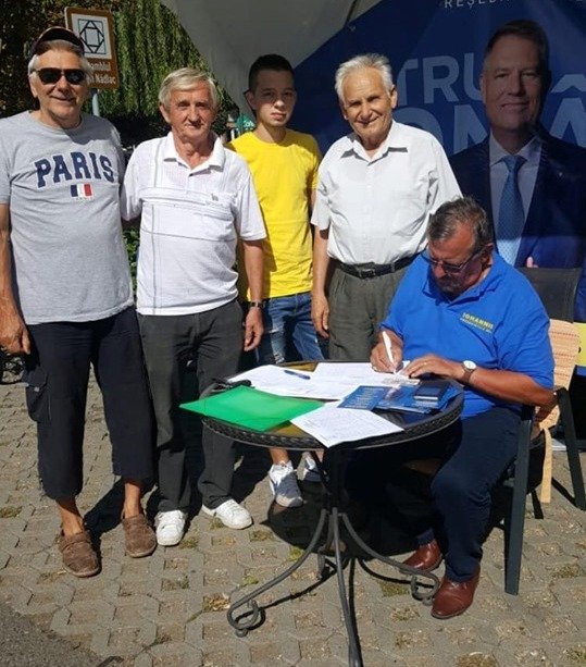 1000 de semnături pentru Iohannis la Nădlac