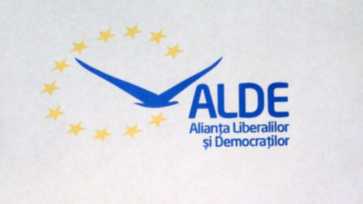 Adevărul.ro: „Cine sunt politrucii ALDE care nu se dau duşi de la guvernare”