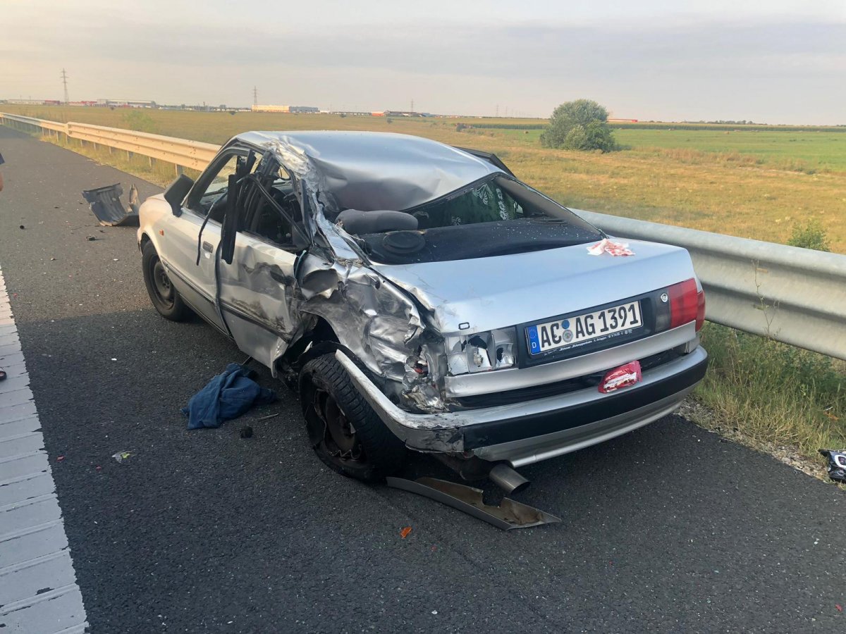 Accident între un TIR și un autoturism pe Autostrada Arad - Timișoara