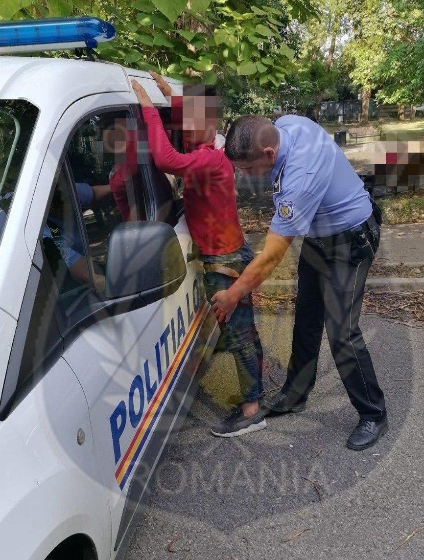 Și hrăniți, dar și amendați de Poliția Locală; 14 oameni ai străzii au fost duși la sediul instituției