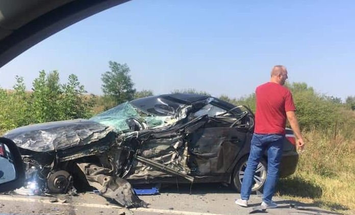 Accident mortal cu BMW contra camion lângă Nădab (Foto-Video)