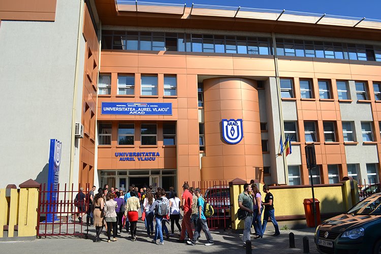 Deschiderea noului an universitar la Universitatea „Aurel Vlaicu” din Arad