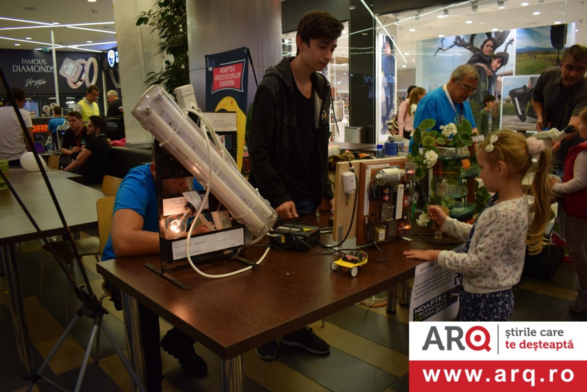 UAV:  Noaptea Cercetătorilor Europeni 2019 la Atrium Mall