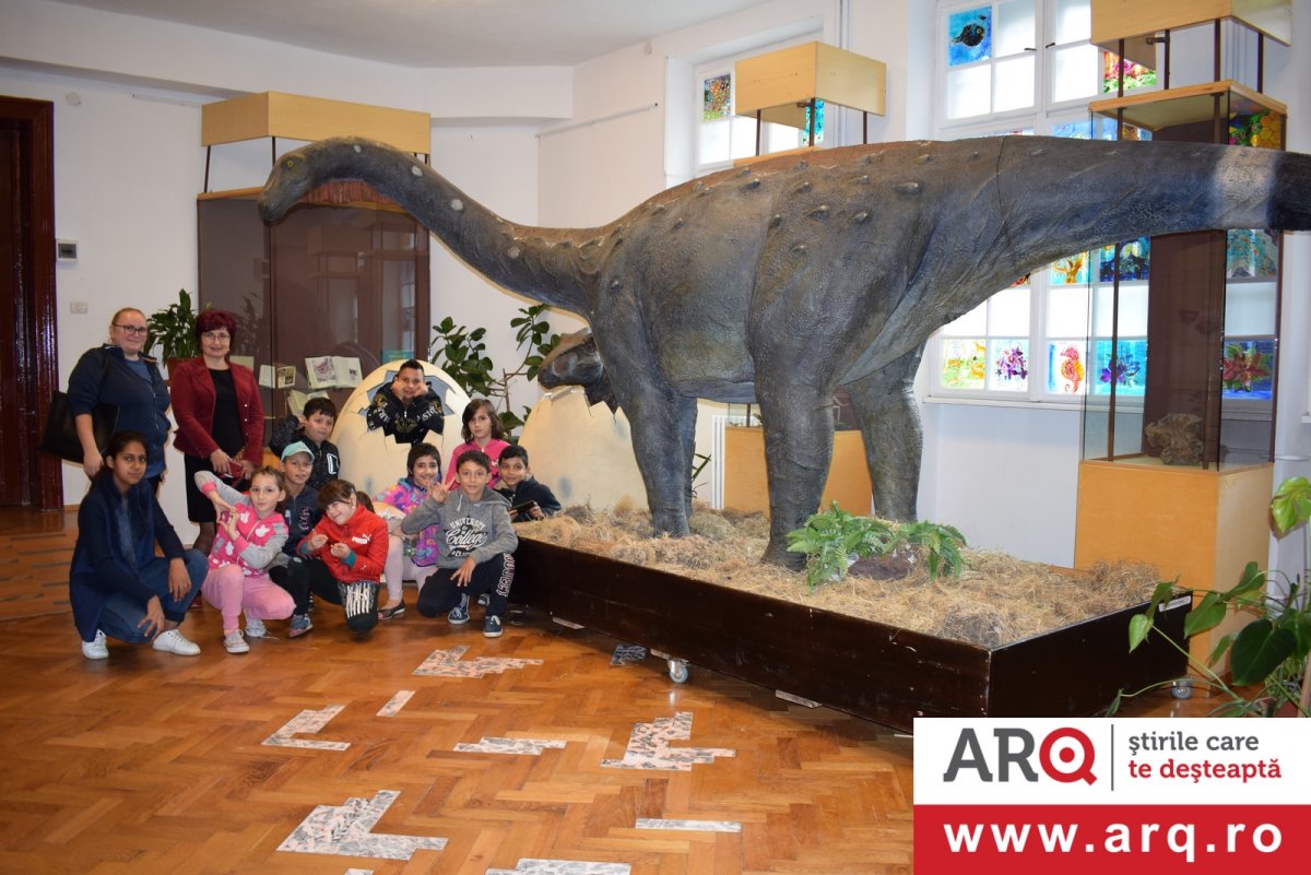 Deschiderea expoziției DINOZAURII – O LUME DISPĂRUTĂ