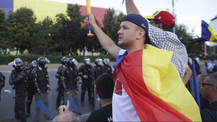 Protest 10 august. Noi tensiuni în Piața Victoriei. Jandarmeria: Vor fi dispozitive minime