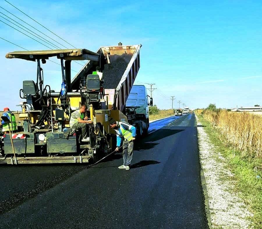 Drumul Pâncota-Seleuș este aproape gata; ce lucrări se fac acum