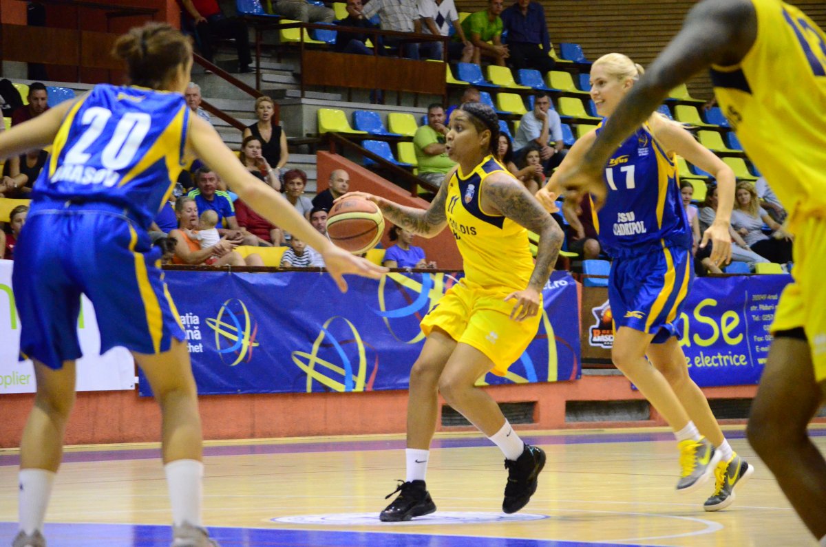 Victorie meritată în derby-ul studenţesc: Univ Goldiş ICIM Arad - Universitatea Cluj 67-50 