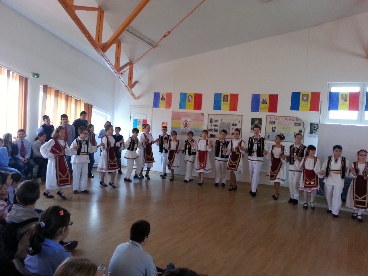 Români în România - la Şcoala Gimnazială Avram Iancu din Arad! (FOTO)