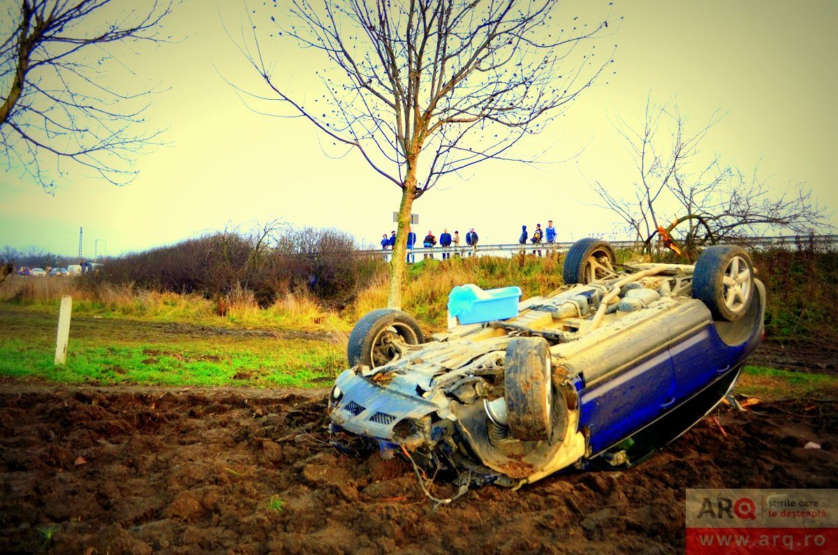 Accident cu un procuror arădean ca-n filmele de la Hollywood pe pod la Seleuş