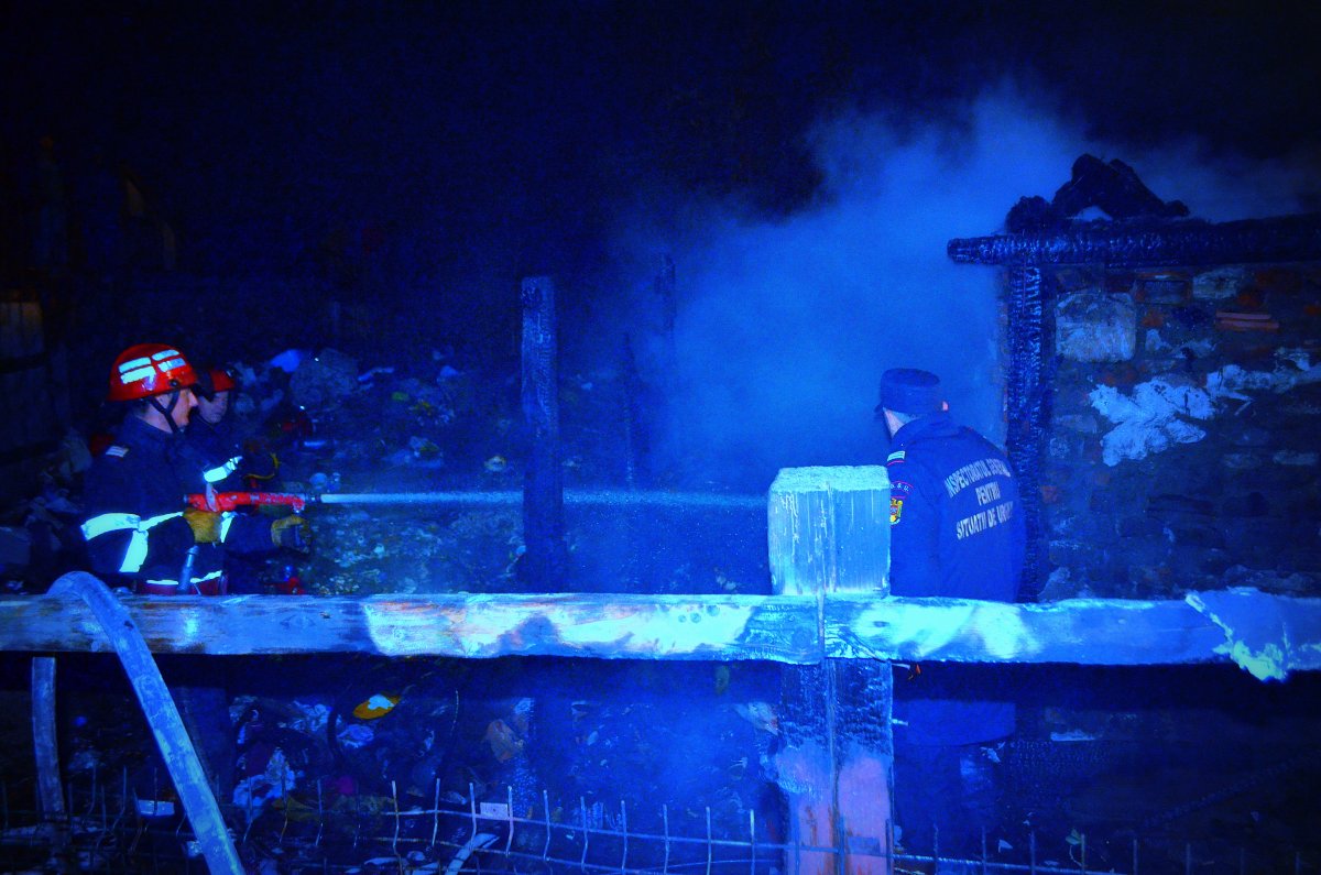 Incendiu cu doi morţi în Arad (Foto - Video)