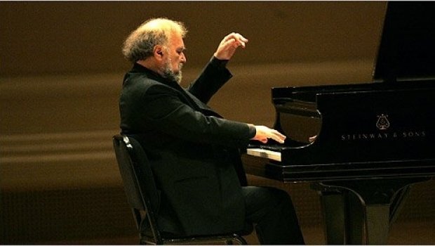 Pianist român, decorat de regina Marii Britanii. Radu Lupu a primit titlul de Comandor al Imperiului Britanic