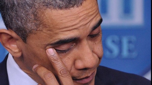 Obama a plâns când a vorbit despre vânzările de arme de foc: Mor oameni, se întâmplă zilnic (VIDEO)