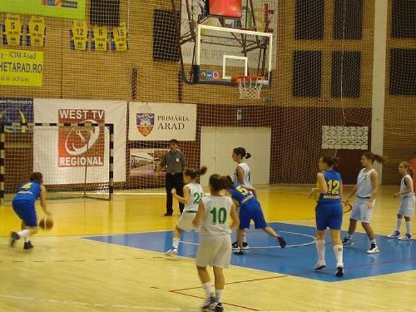 Adversarii LPS-ului arădean, în grupa semifinală a CN U16 de baschet feminin