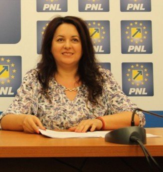 Geanina Pistru va da ANI în judecată