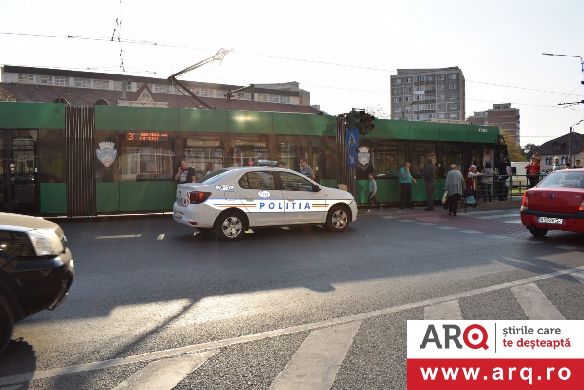 O femeie a lovit în Stația LEBĂDA tramvaiul