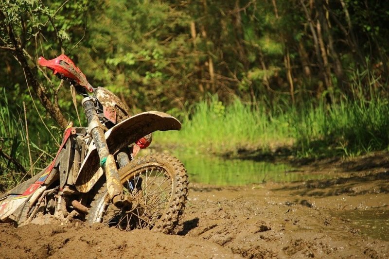 Motociclist accidentat în pădure la Ghioroc