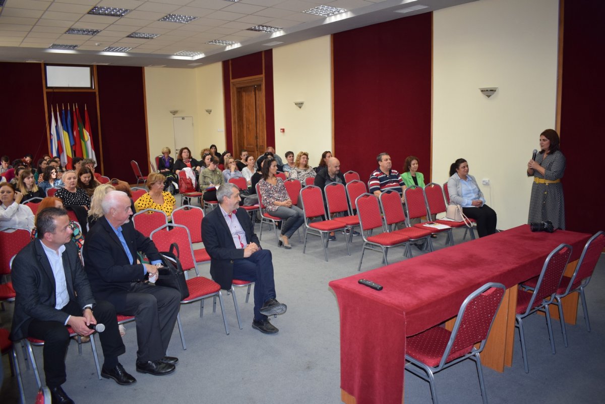 Conferința „Educația pentru caracter - Educația pentru viață”, derulată în cadrul proiectului cu finanțare europeană POCU/73/6/6/106247 „Proacțiune pentru o comunitate educațională multiprofesională – ProActiv”
