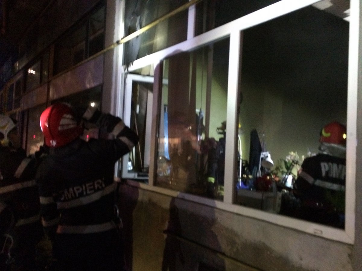 Incendiu la un atelier de tehnică dentară de pe str. Crișan