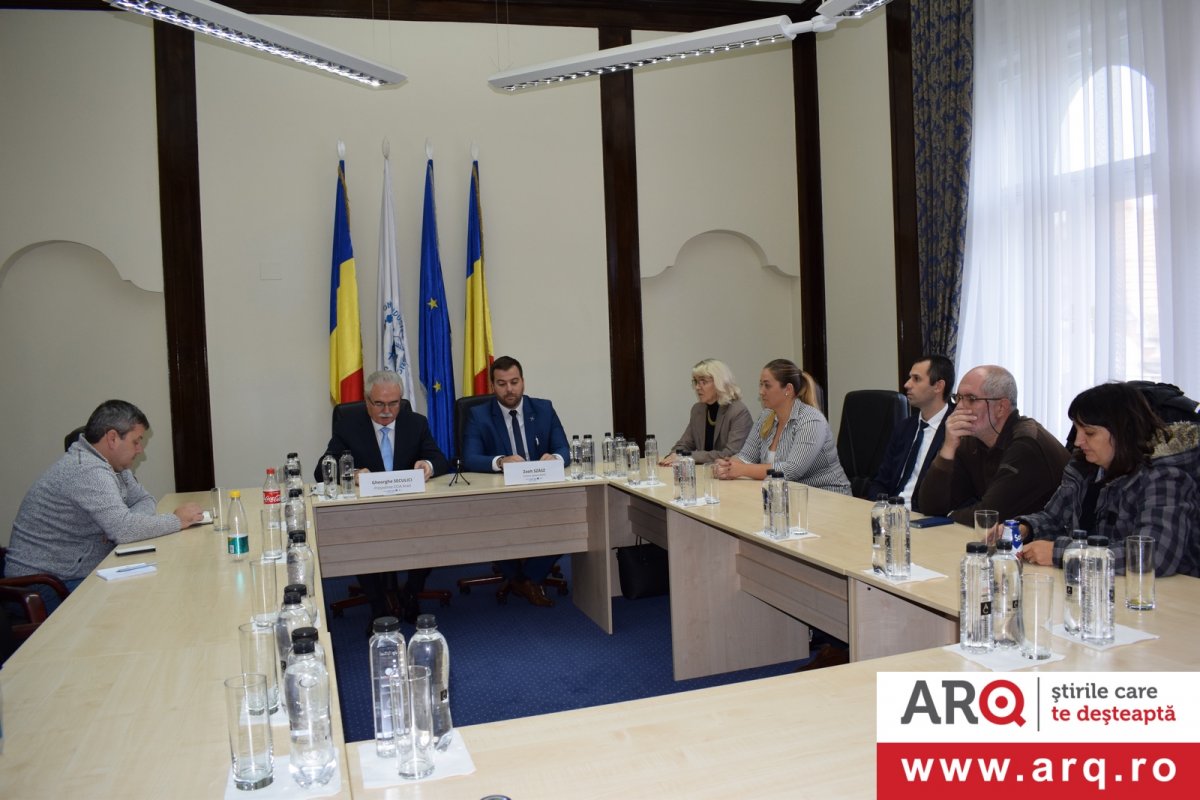 Eveniment de informare în cadrul proiectului „Cooperare transfrontalieră eficientă cu scopul creșterii ocupării forței de muncă în județele Arad și Békés” la Camera de Comerţ Arad