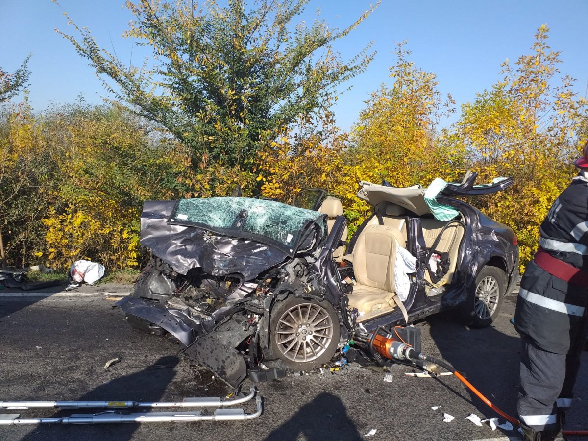 Accident între un TIR și un autoturism lângă Șimand