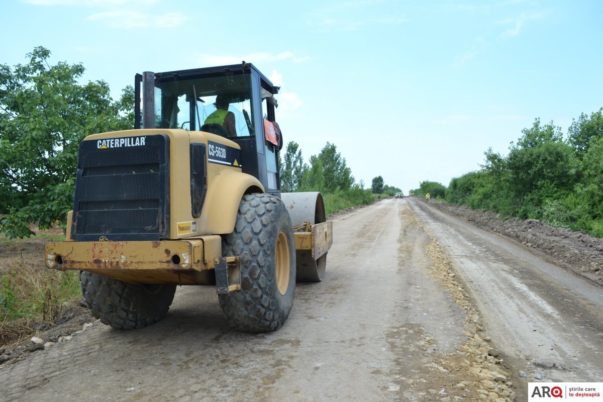 Anul viitor Consiliul Judeţean modernizează alte cinci noi drumuri județene