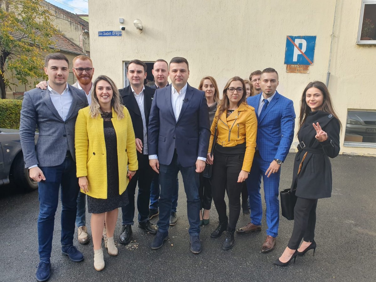 Sergiu Bîlcea a votat înconjurat de tineri