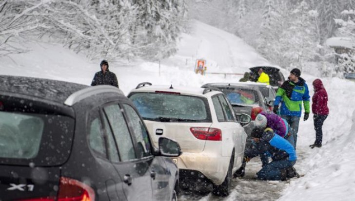 Ninsori puternice în Austria și Italia. Drumuri blocate