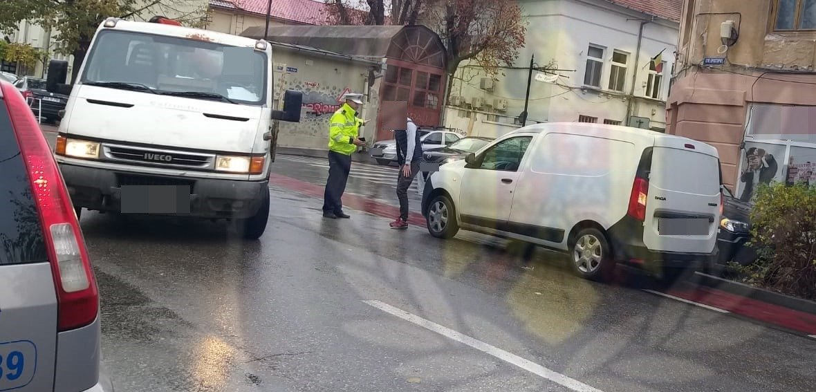 Poliția Locală: „8% din călătoriile efectuate zilnic în municipiu se realizează cu bicicleta.” Câți șoferi au fost amendați după ce au parcat pe piste