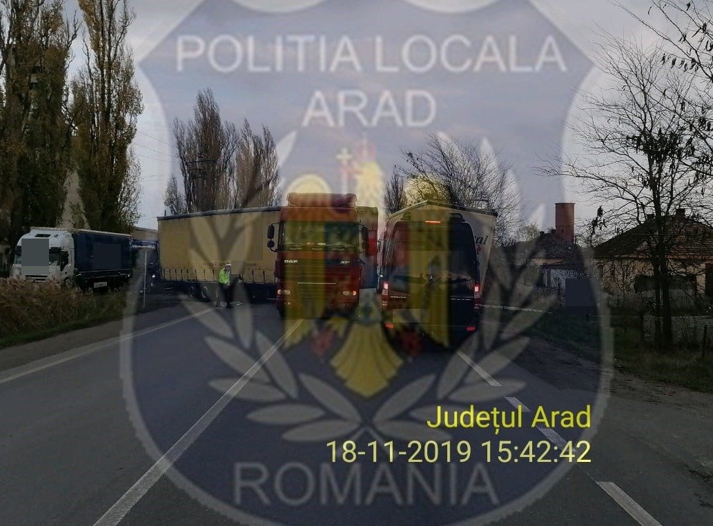 Ocoliți Zona Industrială Vest! Circulația este îngreunată de o semiremorcă scăpată de sub control