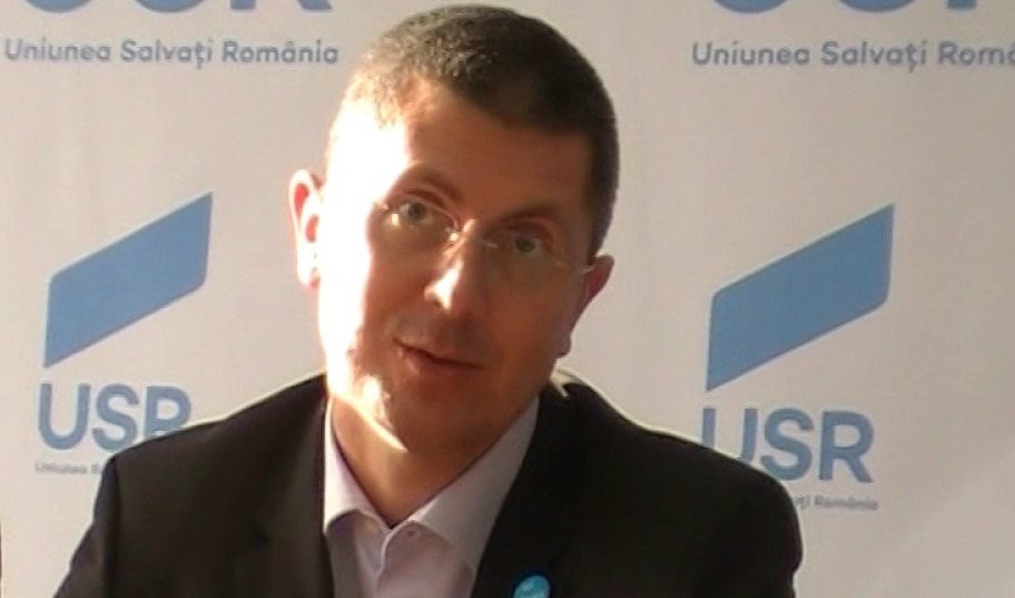 Calcule politicianiste: liderul USR le explică membrilor de ce nu e bine să fie... „raiul pe pământ” pentru echipa lui Orban