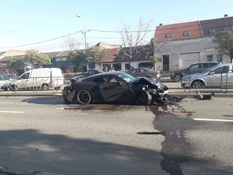 Accident grav în Timişoara, una dintre maşini este din Arad şi valorează peste 70.000 de euro 