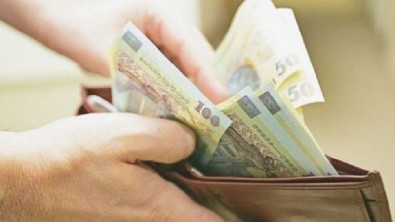 Salariul minim pe economie creşte cu 83 de lei net de la 1 ianuarie