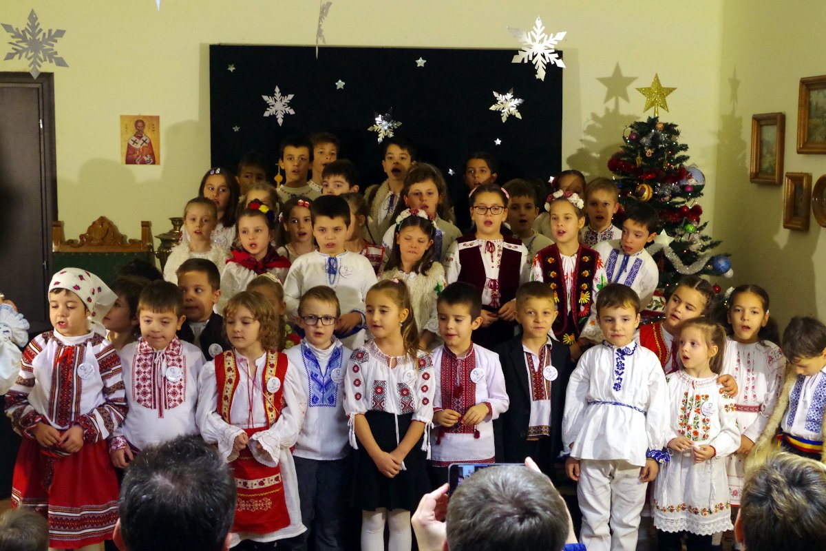Zilele școlii “Sf. Ierarh Nicolae” Arad – prilej de sărbătoare, bucurie și colind