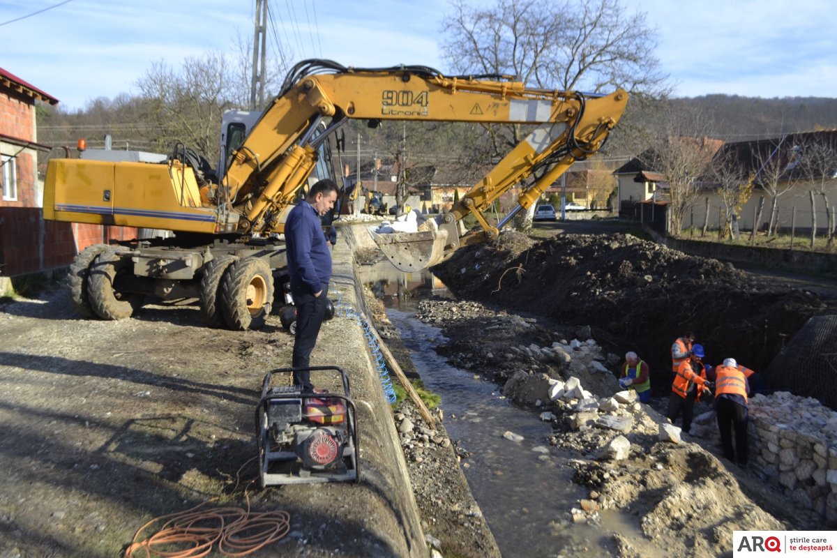 Ultimul proiect de asfaltări și infrastructură din comuna Brazii continuă