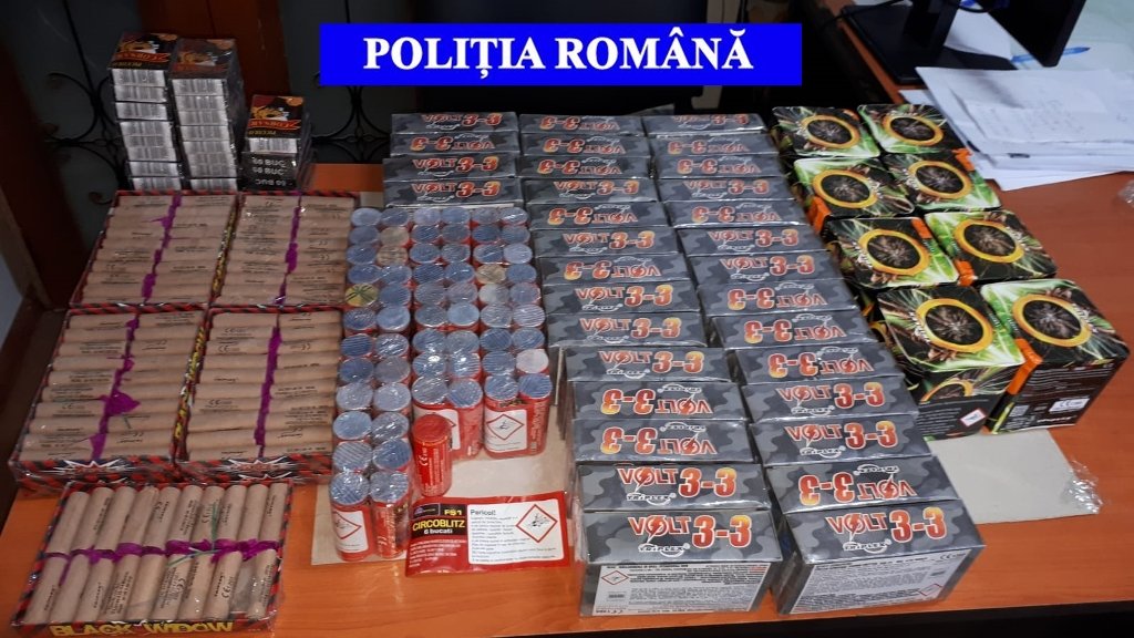 E vremea petardelor: de ce confiscă polițiștii mii de obiecte pirotehnice, fac dosare penale și dau amenzi peste amenzi