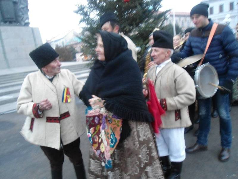Tradiții de Anul Nou: Corinda la găzdoi și rețete locale