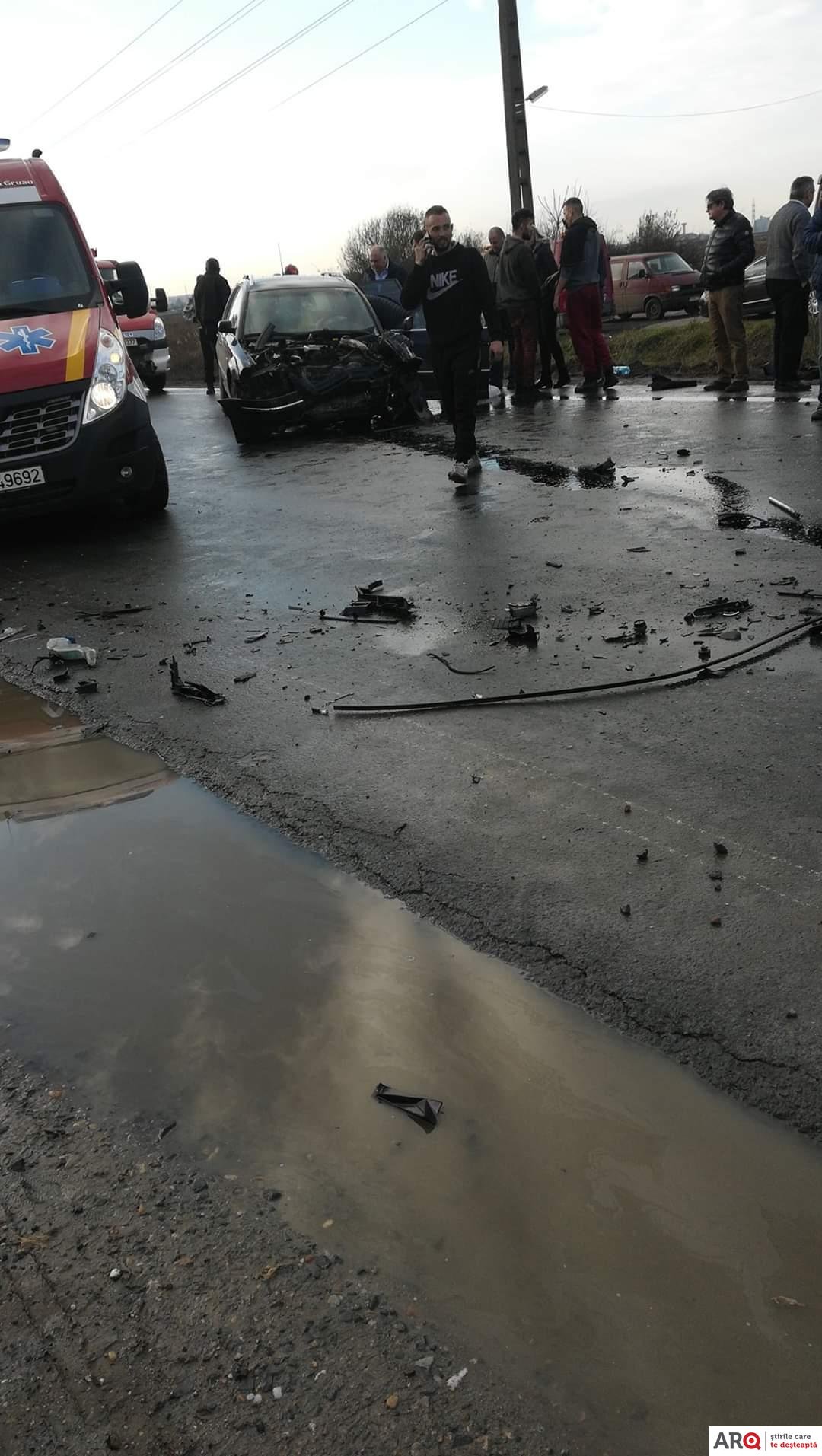Accident grav pe drumul Arad-Șofronea / UPDATE: Șoferul BMW-ului vinovat de accident